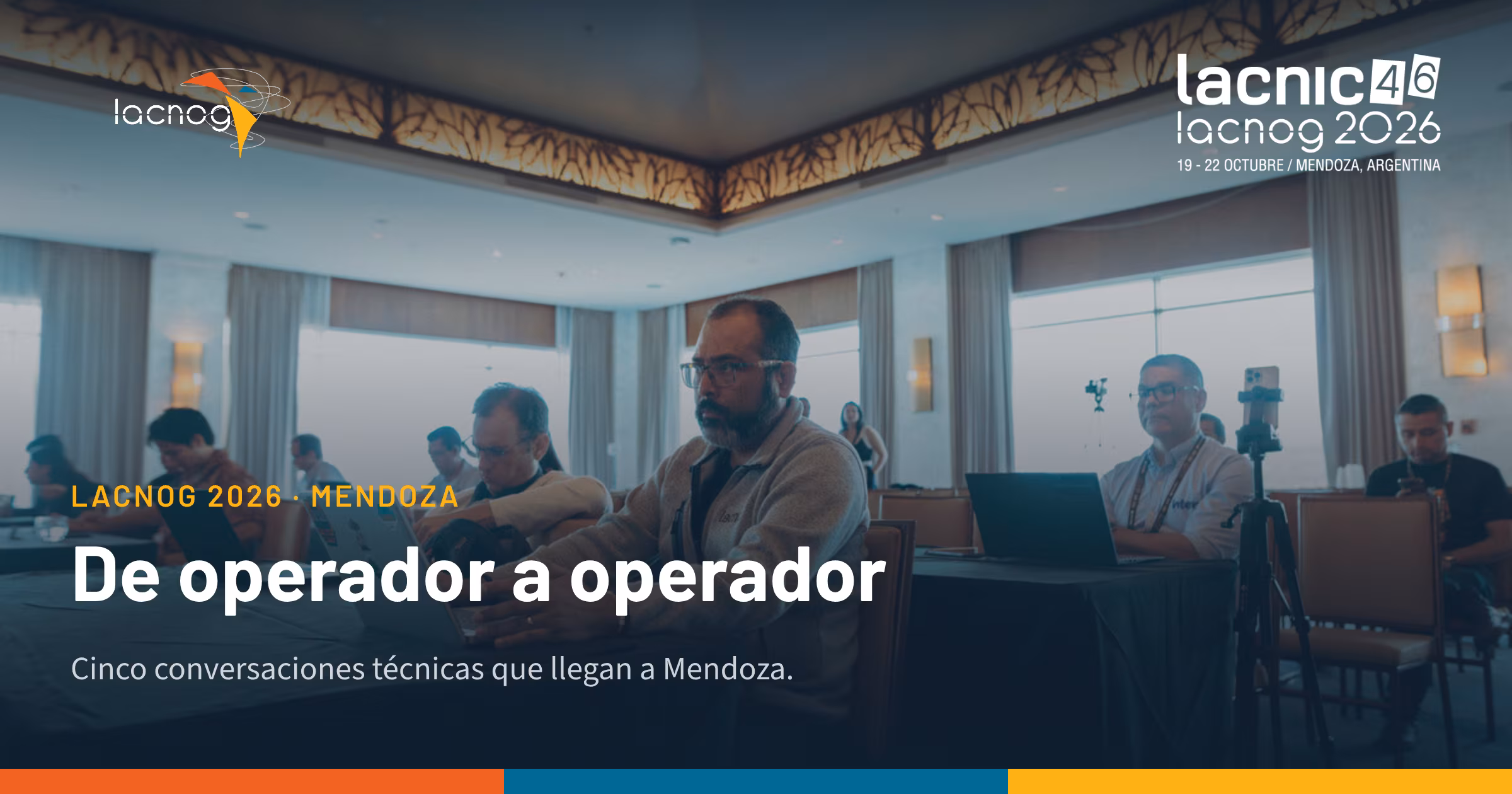 Cuando dos operadores de red se encuentran, la conversación arranca rápido. No hablan de productos ni de planes comerciales: hablan de lo que les pasó en la red. De la migración que estuvo a punto de salir mal. Del pico de tráfico que rompió todos los pronósticos. De la ruta que desapareció sin explicación. Ese intercambio directo, técnico y sin filtros es el que LACNOG sostiene desde 2010.